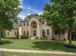 1 Longfellow Ln, Hainesport, NJ 08036