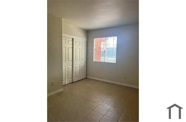 Building Photo - 5185 Indian River Dr #320