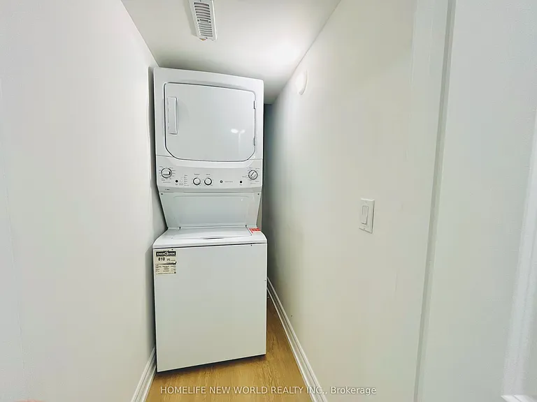 127 Highgate Ave #BASEMENT — Photo 11
