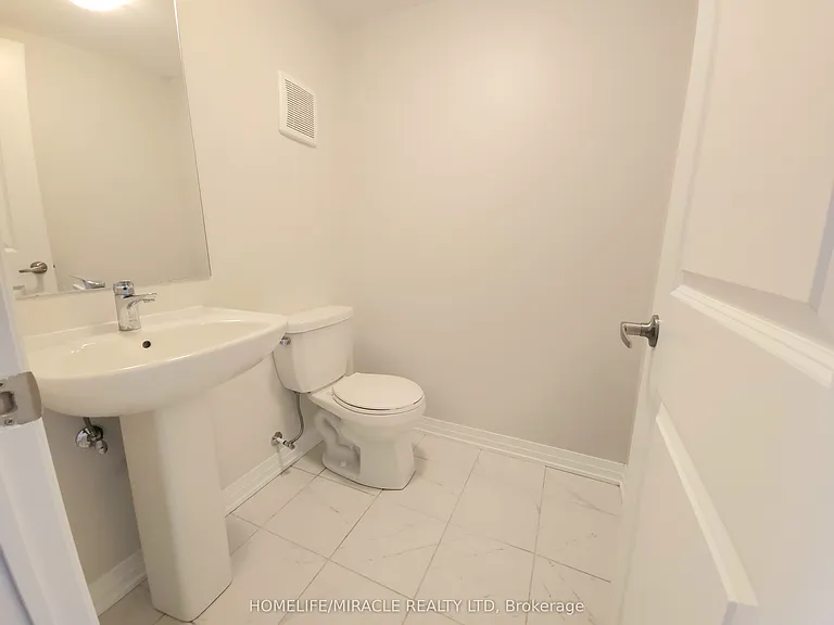 585 Colborne St E — Photo 17