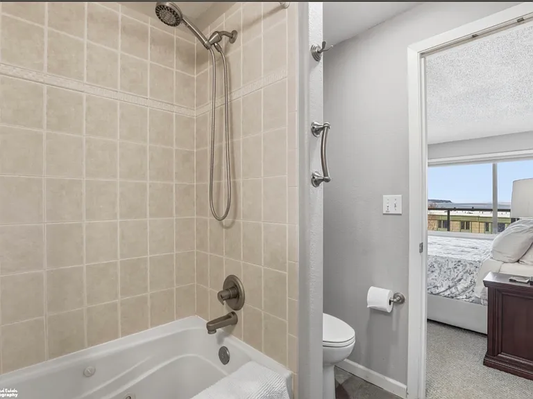 727 N St — Photo 16