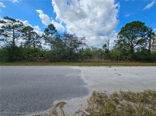 369 Christine St NW, Lake Placid, FL 33852