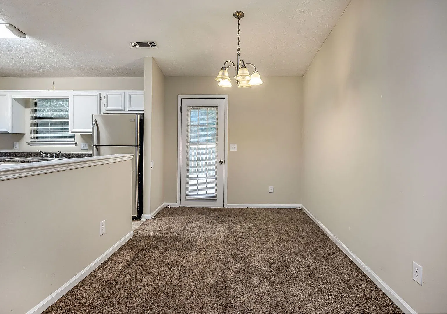 4 Bedroom 2.5 Bath Home — Photo 4