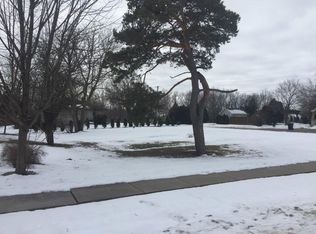 995 W Kenilworth Ave, Palatine, IL 60067
