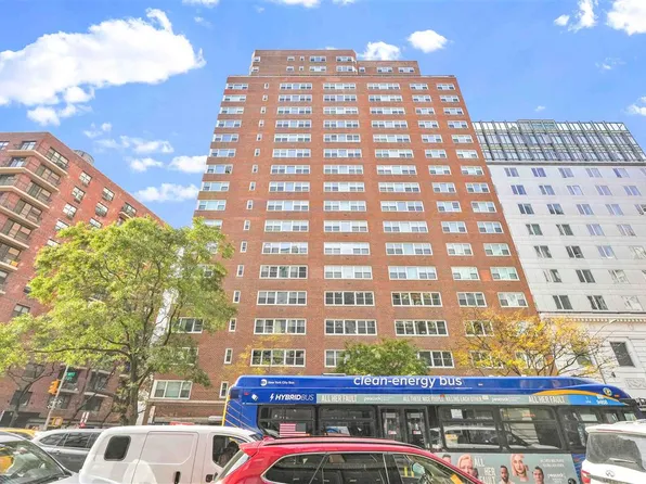 77 East 12th Street image 2 of 21