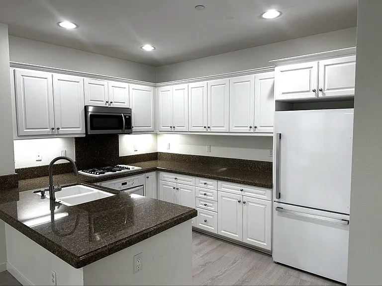 1800 Oak St #432 — Photo 6