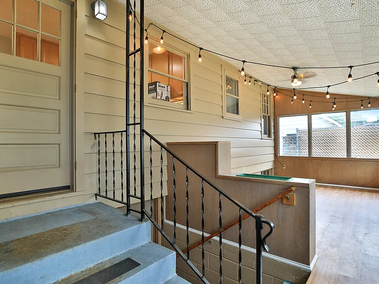 716 6th St SE — Photo 28