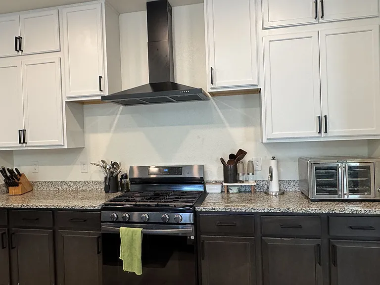 379 Walnut St — Photo 5