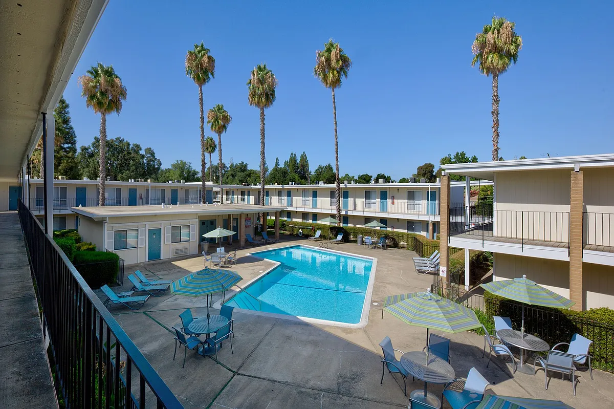 Building Photo - Fair Oaks Apartments
