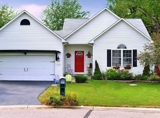 9151 Appleview Ct, Brighton, MI 48116