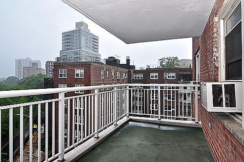3rd image of 3725 Henry Hudson Pkwy #8EF