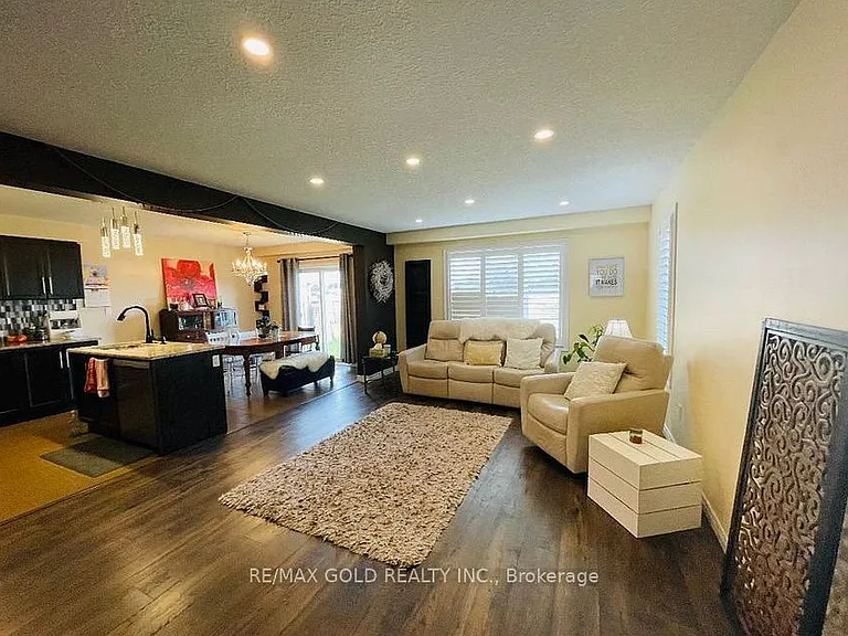 1376 Caen Ave — Photo 3