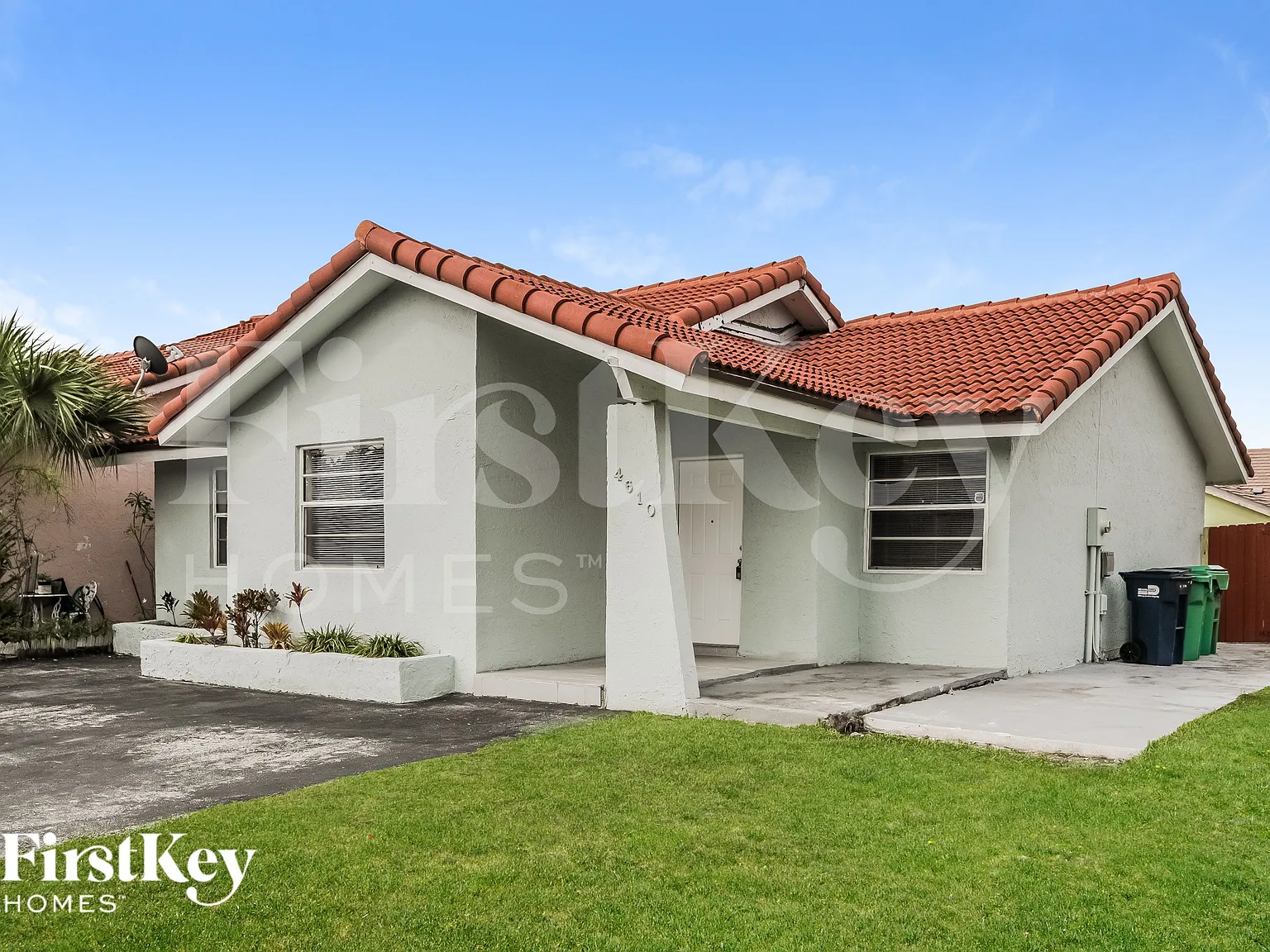 3 bed, 2.0 bath, 1346 sqft, $3,040 — Photo 2