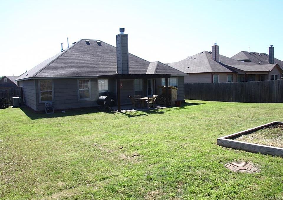 2nd image of 5213 S Skylane Dr W