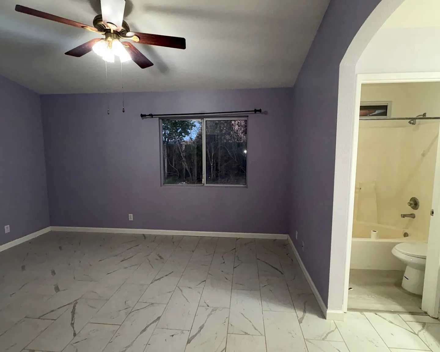 5 bed, 2056 sqft, $3,490 — Photo 2
