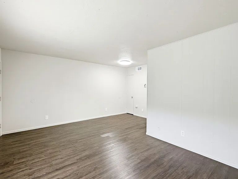 2319 Greenfield Pkwy — Photo 21