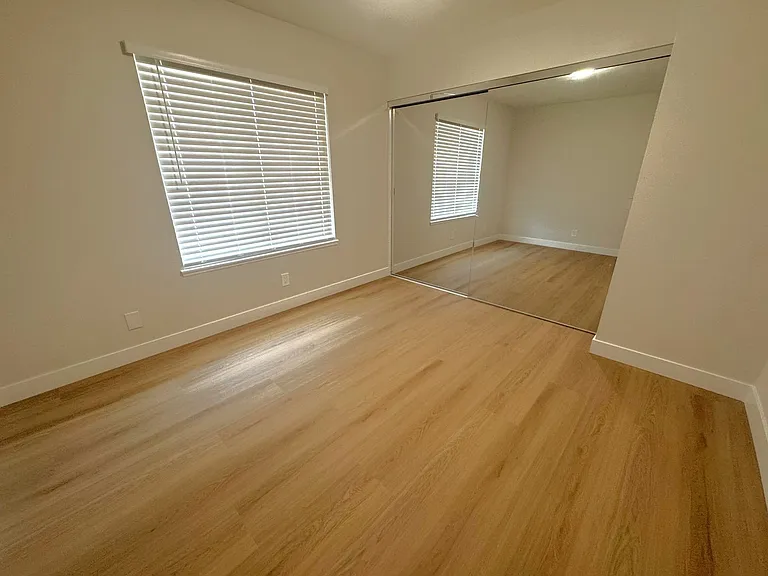 4950 Hancock St — Photo 20