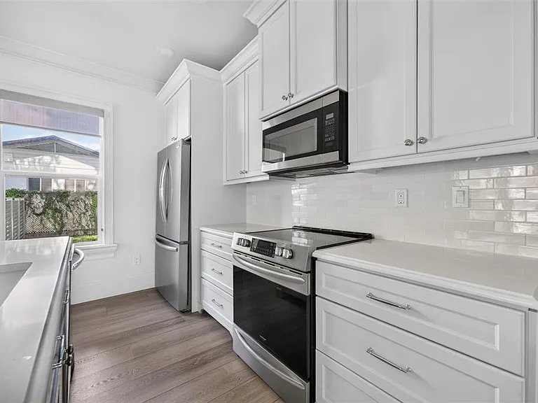1225 E Amelia St — Photo 14
