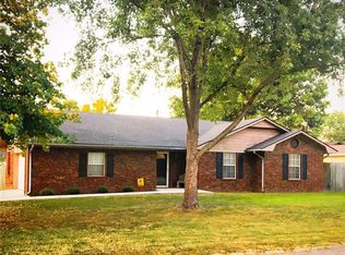 2117 W Twin Springs St, Siloam Springs, AR 72761