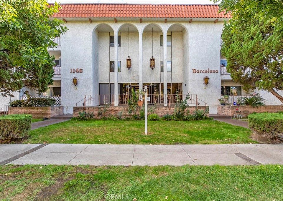 1st image of 1146 E Lexington Dr #20