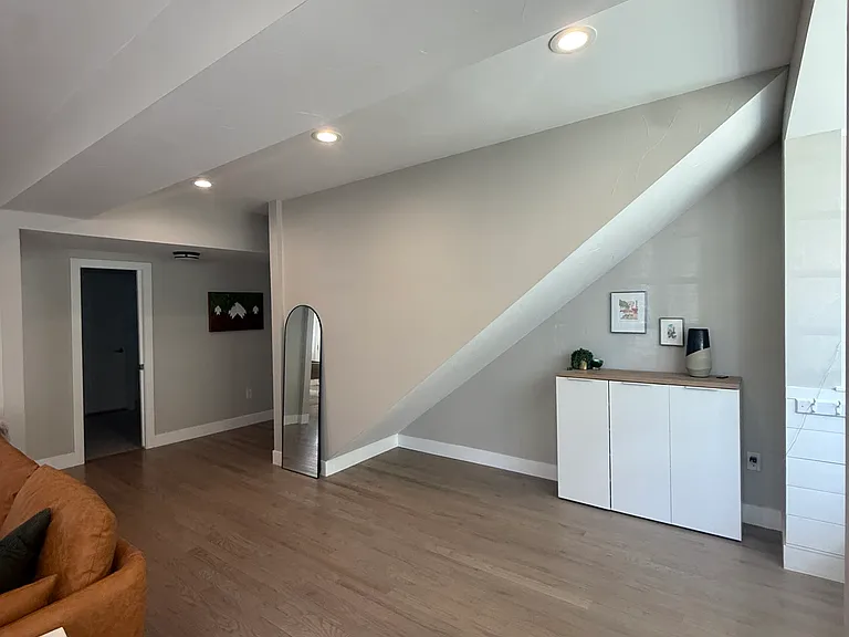 2817 W 33rd Ave — Photo 19
