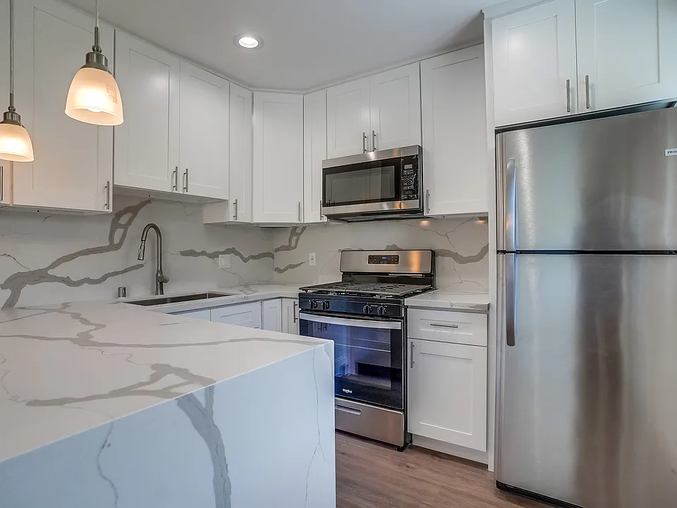 3528 W Adams Blvd