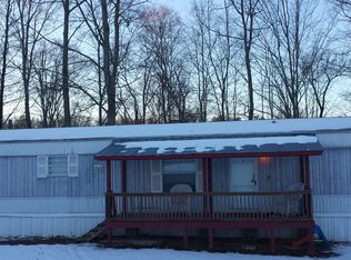 469 Valley View Dr, Clendenin, WV 25045