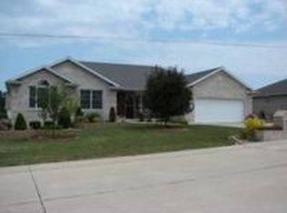 8 Amaryllis Ln, Hannibal, MO 63401