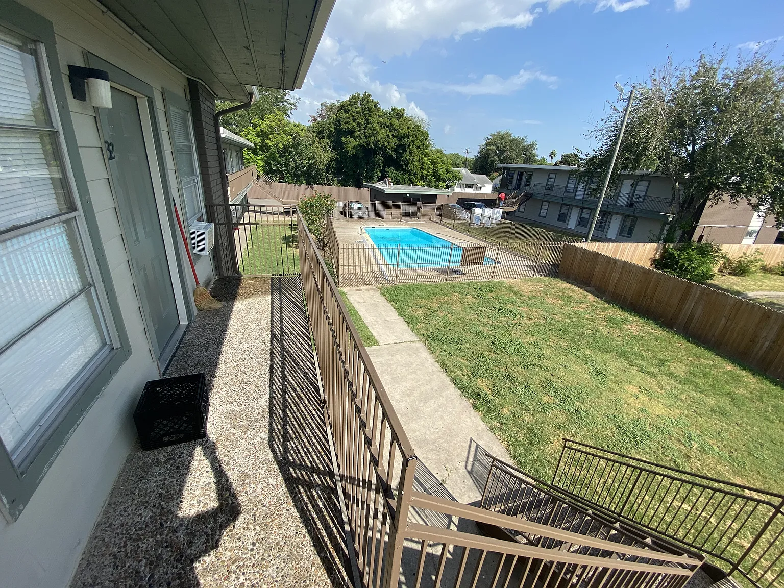 Woodlawn Apartments — Photo 1