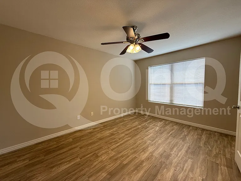 422 W Redwood Dr — Photo 15