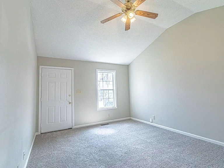 1805 Harbor Dr — Photo 6