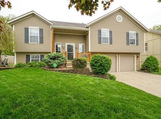 2533 SE Kimbrough Ln, Lees Summit, MO 64063