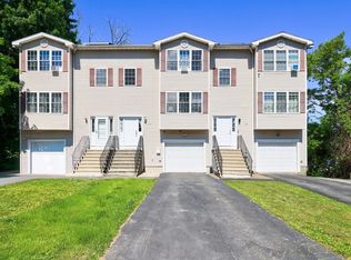 22-22 Bancroft St #B, Worcester, MA 01610