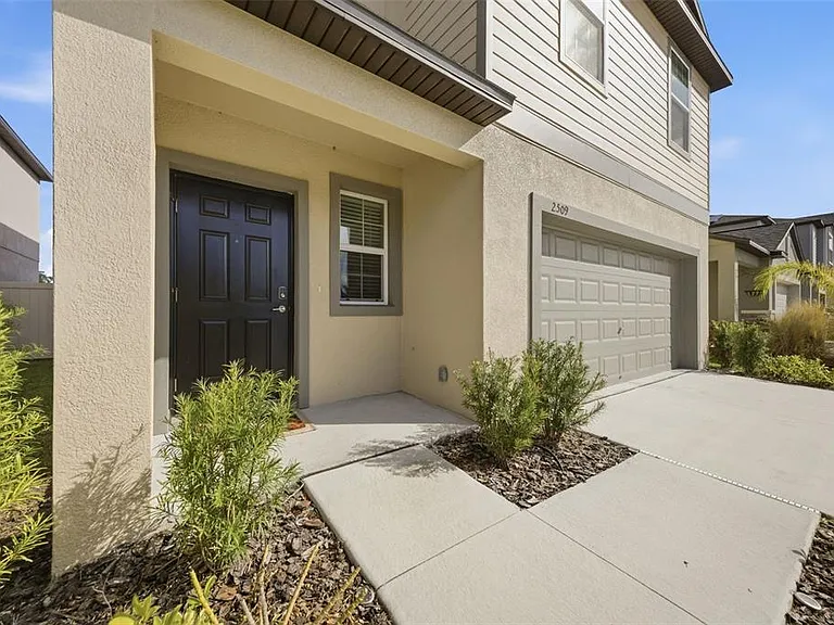 2509 Victorious Falls Ave — Photo 2
