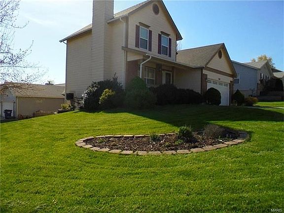 Such a nice side yard enhances this property with a fenced back yard.