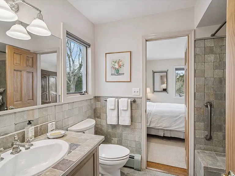 532 Butter Ln — Photo 14