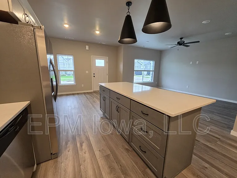 2309 Water Tower Pl — Photo 4