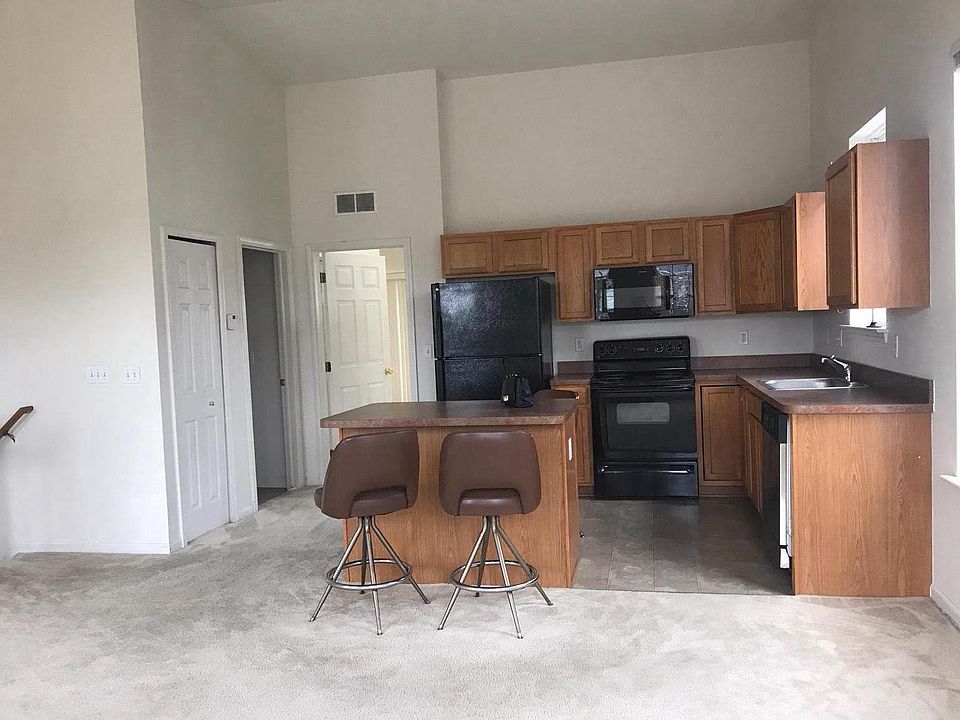 Living Room w/Kitchen