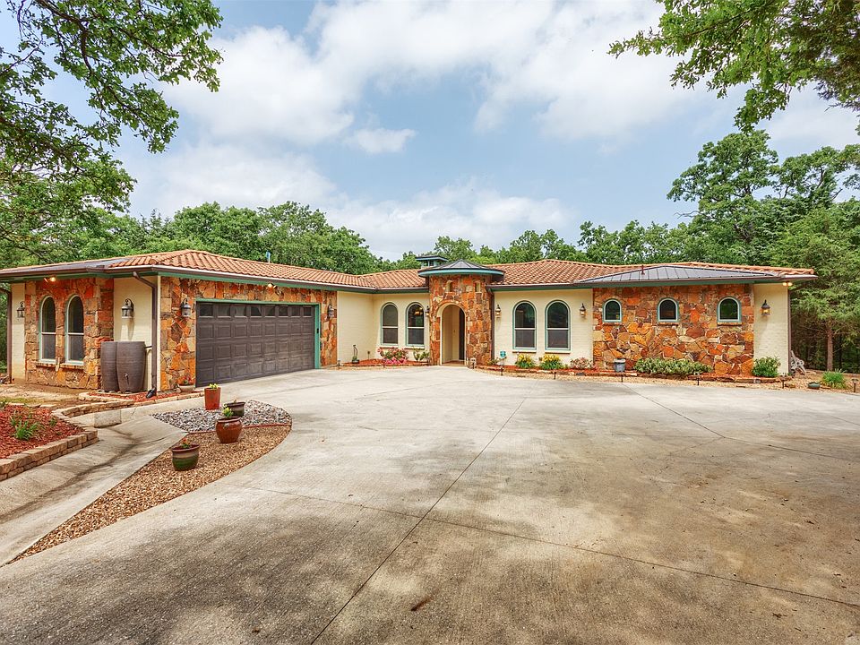 1st image of 135 Aletha Ln
