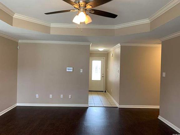 3rd image of 2400 Palisade Dr