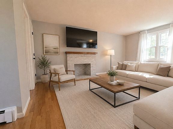 2nd image of 120 Spring St