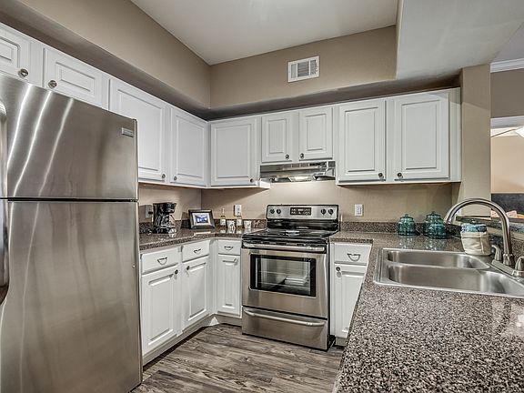 Creighton - 2 Bed / 2 Bath - 1,132 Sq.Ft.