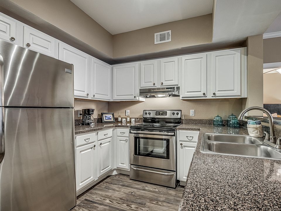 Creighton - 2 Bed / 2 Bath - 1,132 Sq.Ft.