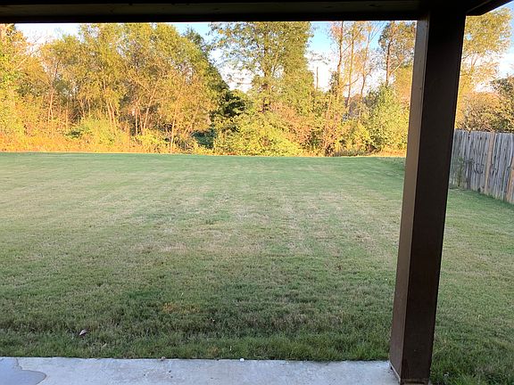 3rd image of 8254 Park Pike Dr