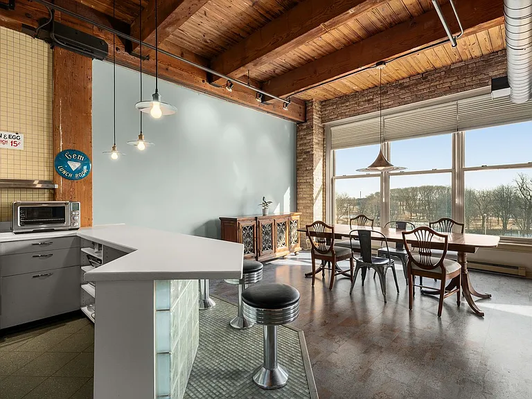 540 N Lake Shore Dr — Photo 8