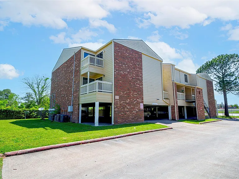 2501 Gulf Fwy — Photo 10