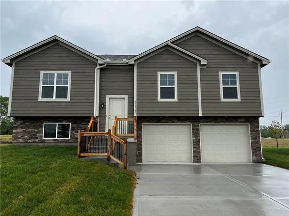 21112 E 8th St S, Independence, MO 64056