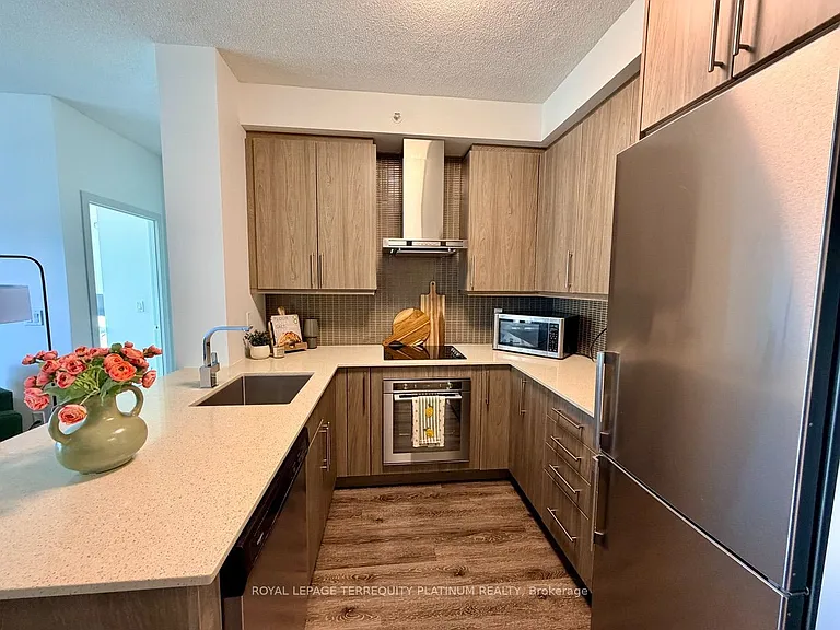 2081 Fairview St #1706 — Photo 5