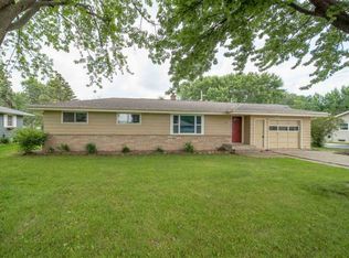 1387 Mission St, Menasha, WI 54952