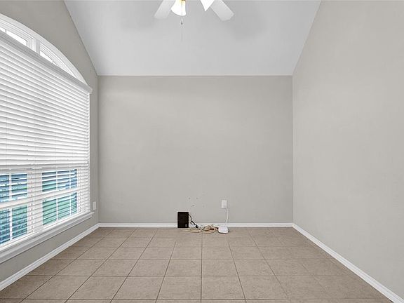 3rd image of 507 American Black Bear Drive